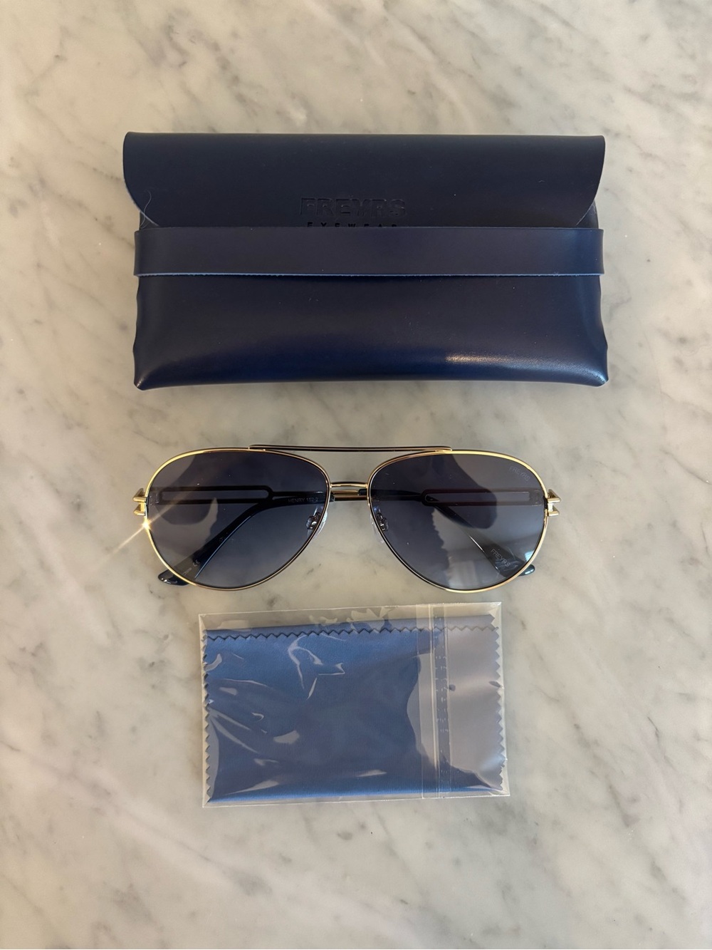 Freyrs “Henry” Aviator Sunglasses - Gold Frame / Blue Gradient Lenses